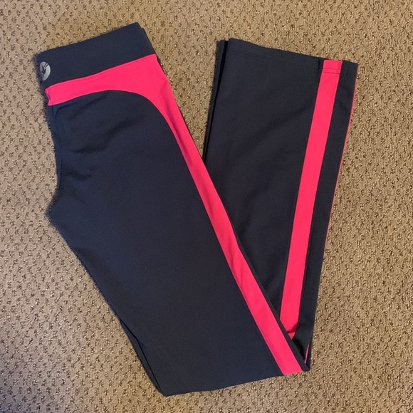 (3 for $15) aerieFit Workout Pant - Picture 3 of 3